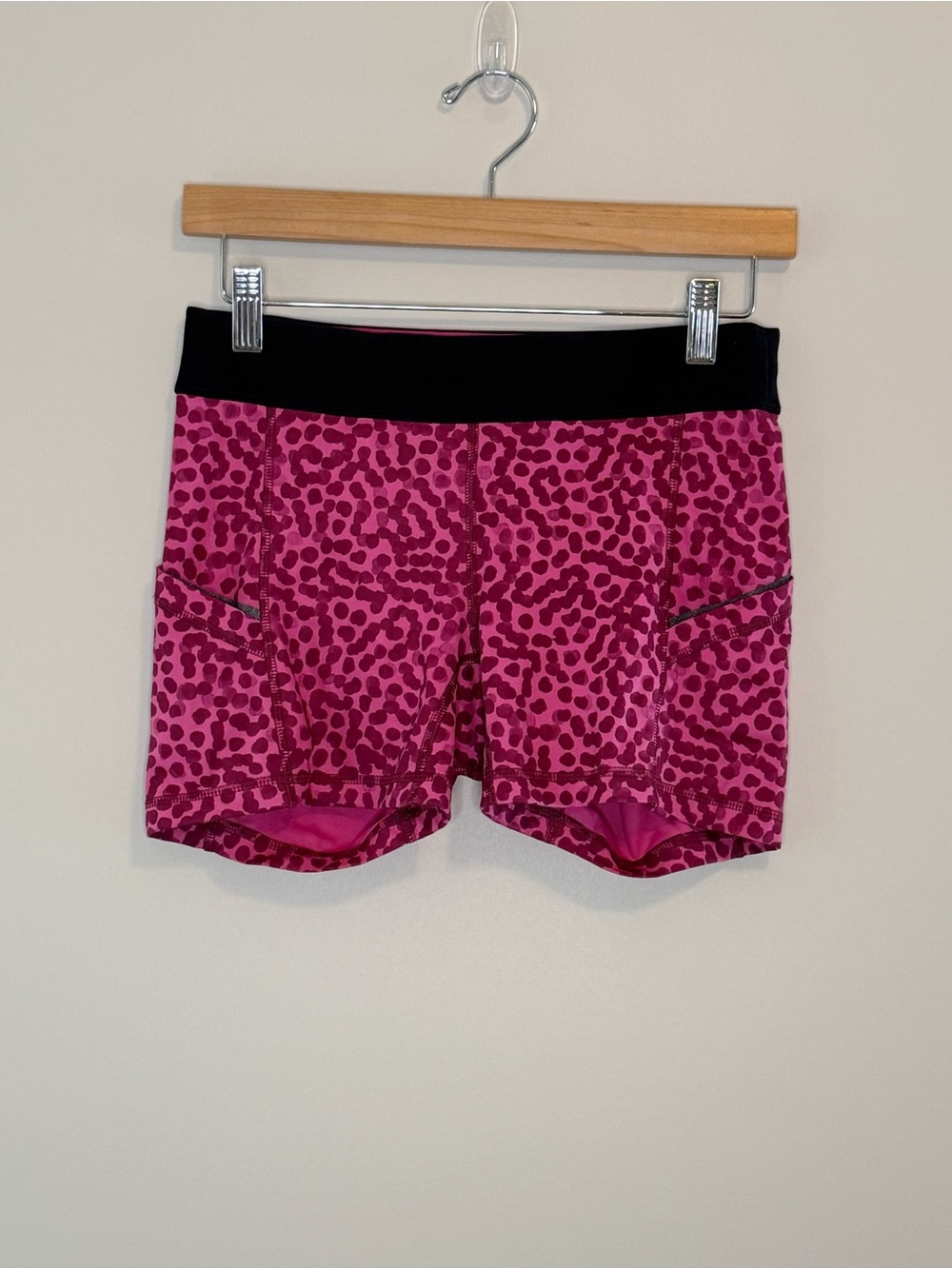 Lululemon What The Sport Short in Ace Spot Jewelled Magenta Dashing Purple Sz 6